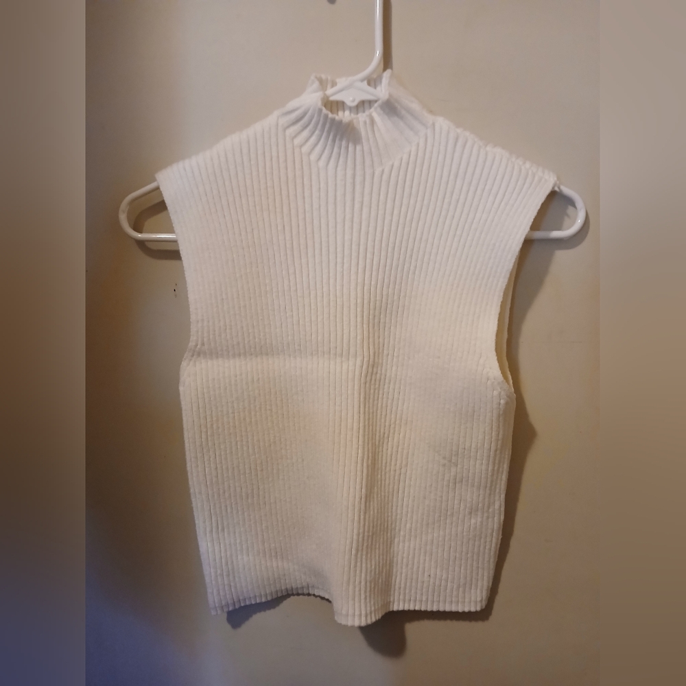 Zara Women's White Ribbed Turtleneck Sleeveless Shirt